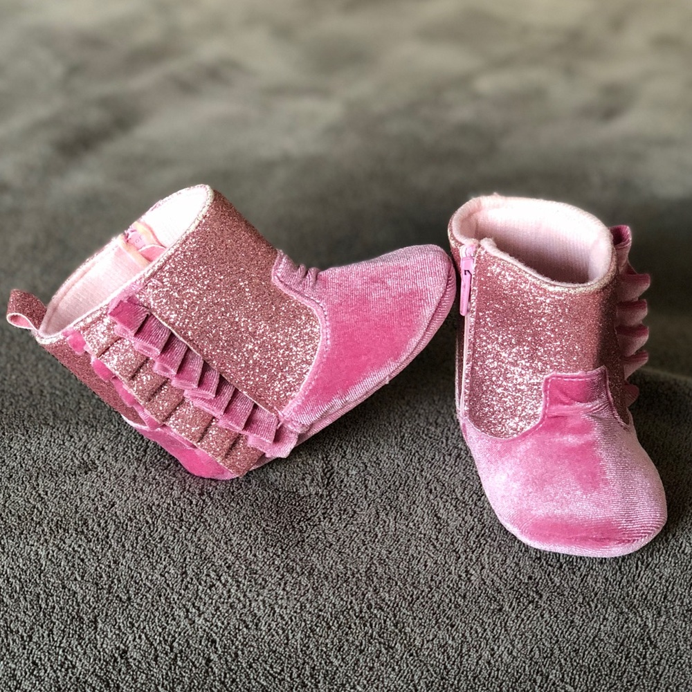 NWOT Laura Ashley Pink Baby Booties - 6-9 months
